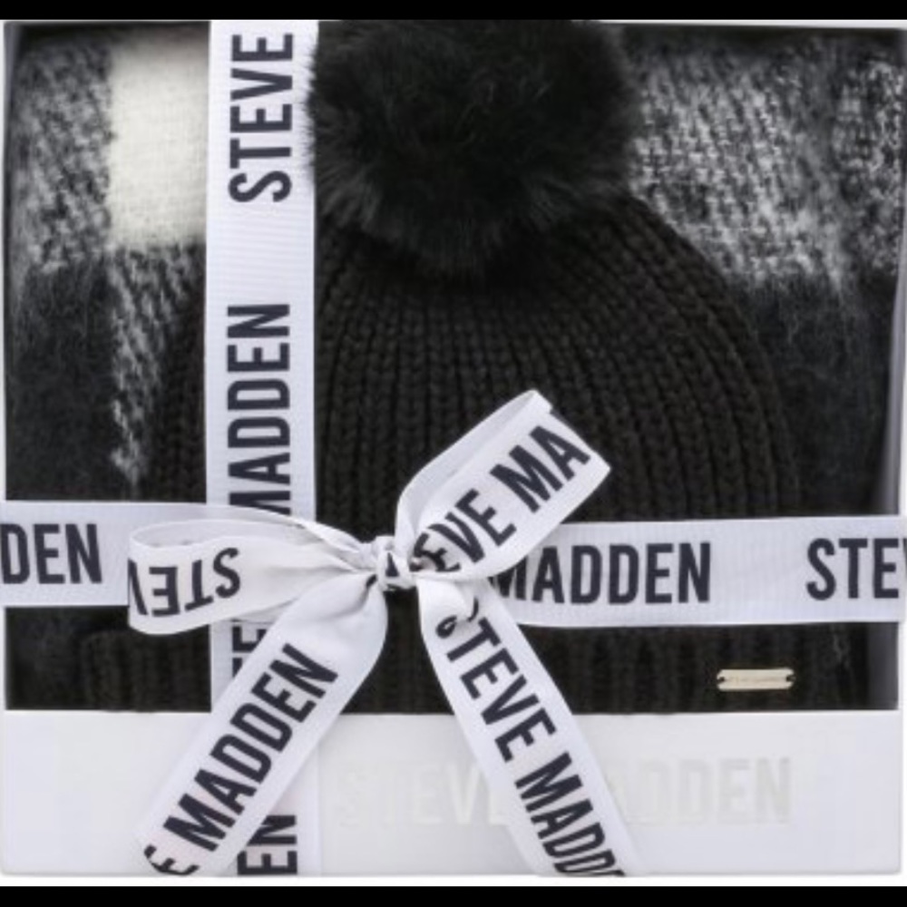 Steve Madden 2pc Scarf & Hat Set